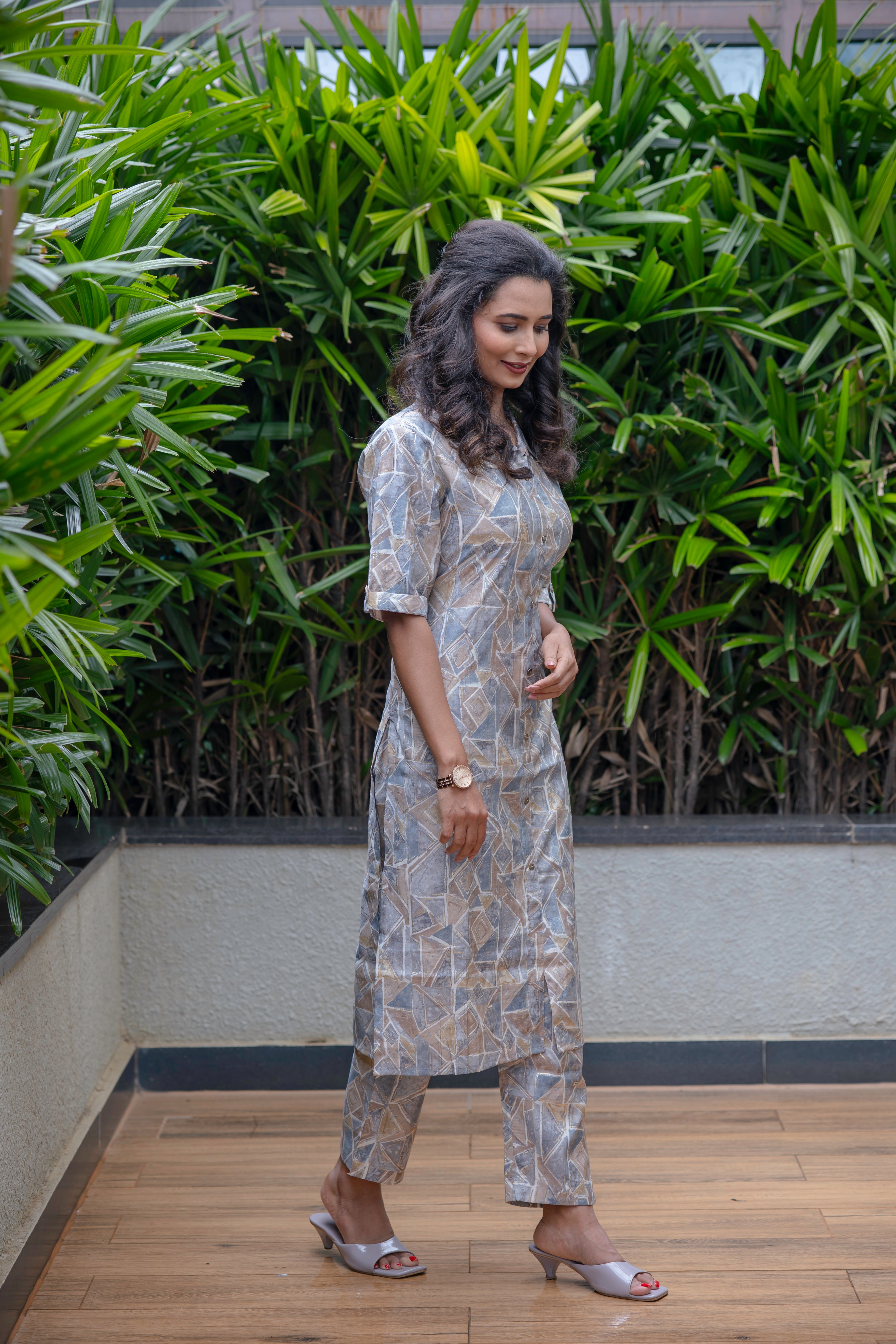 Grey Geometric Printed Cotton Silk Kurta Set