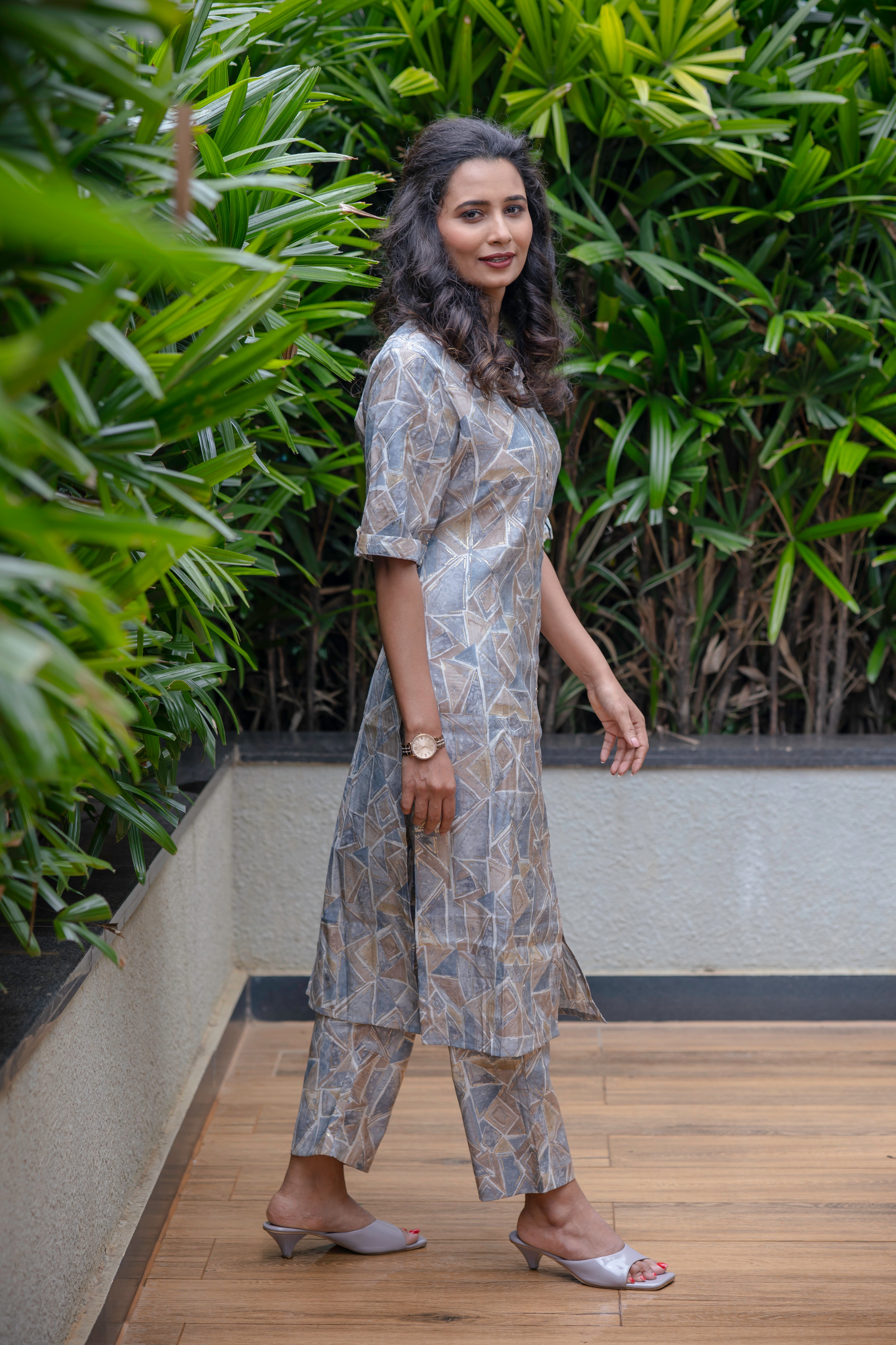 Grey Geometric Printed Cotton Silk Kurta Set